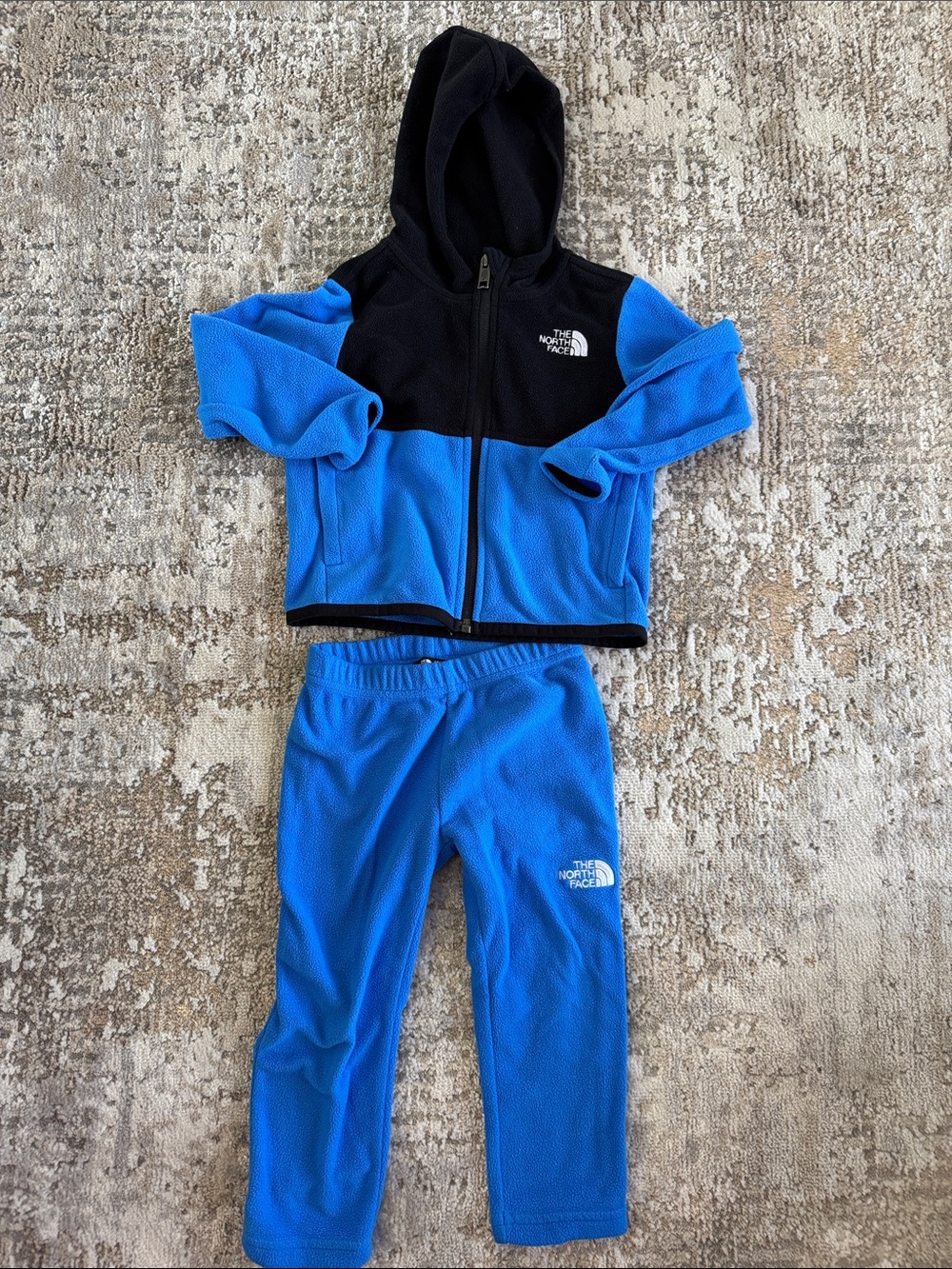The North Face Kids Blue and Black Fleece Sweatpants & Hoodie Set 2T